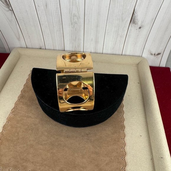 Vintage Marcel Boucher Round Hinged Cuff Bracelet Manual Winding Watch - Picture 7 of 10